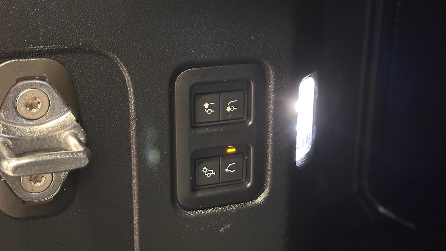 Used Land Rover Defender 110 2023 for sale - 76784989: Photo 26