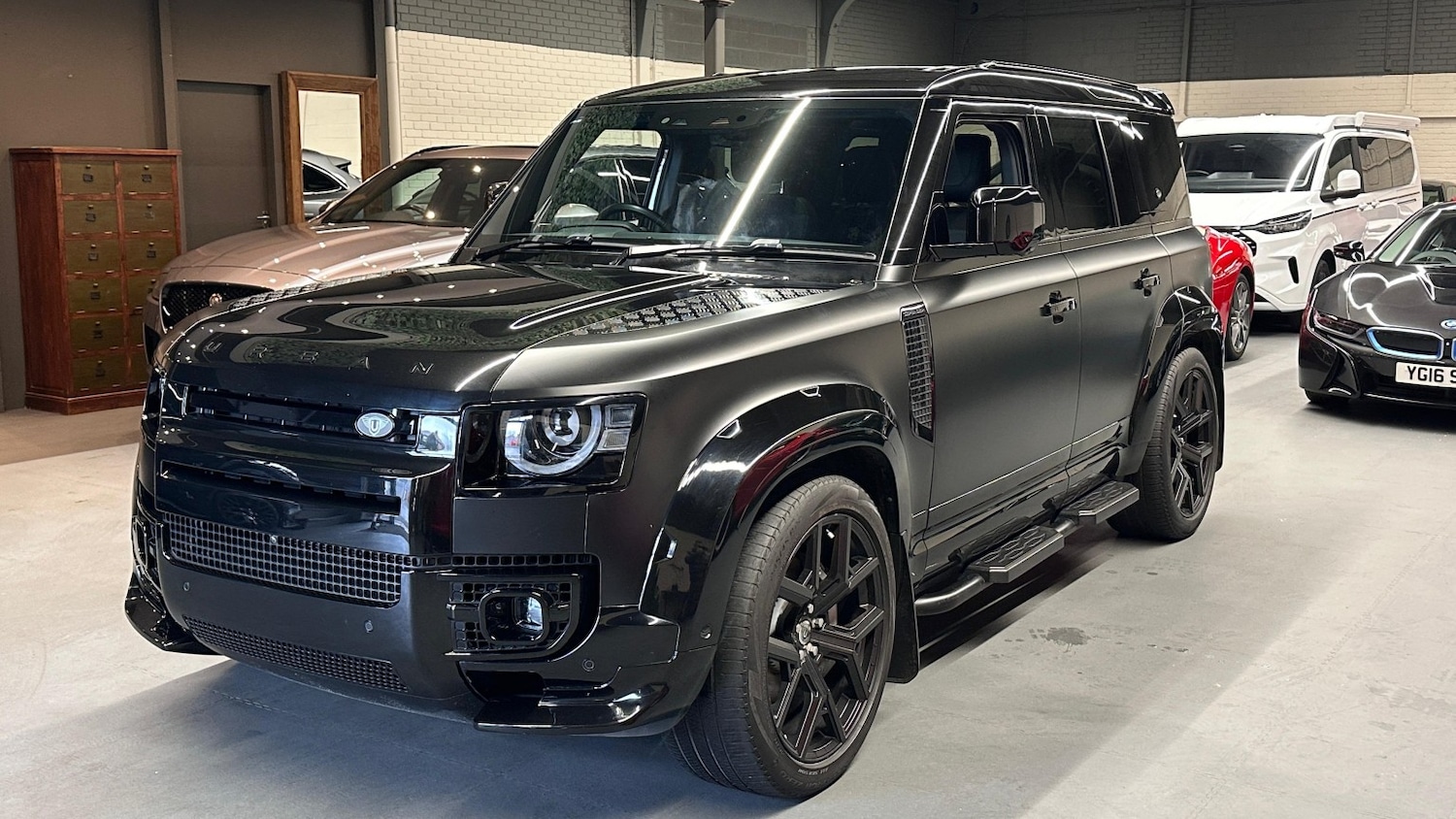 Used Land Rover Defender 110 2023 for sale - 76784989: Photo 3