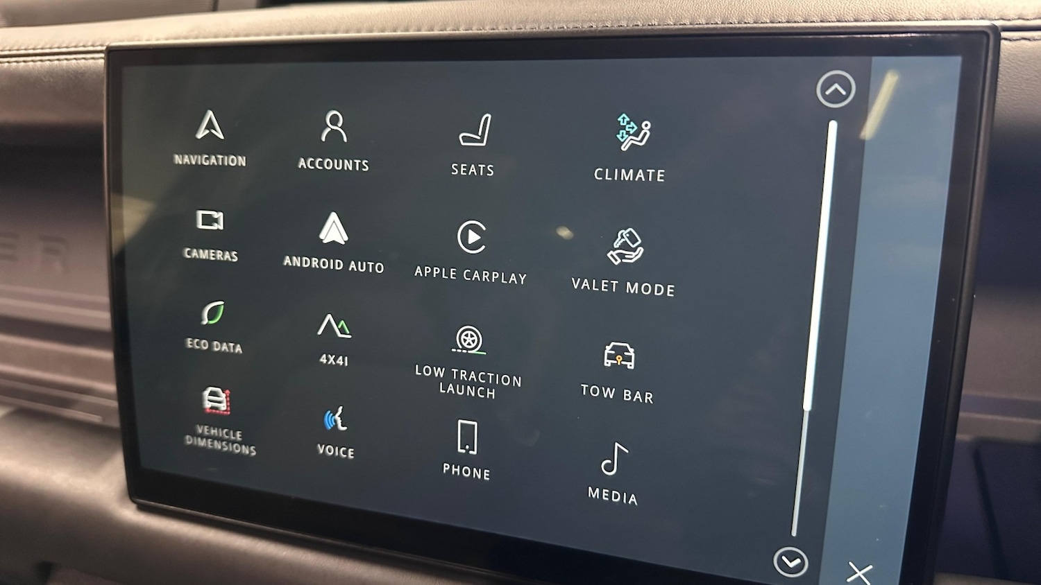 Used Land Rover Defender 110 2023 for sale - 76784989: Photo 36