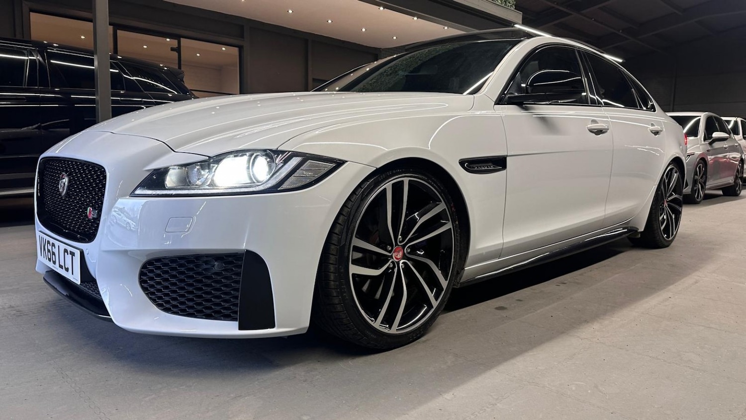 Used Jaguar XF 2016 for sale - 77438440: Photo 4