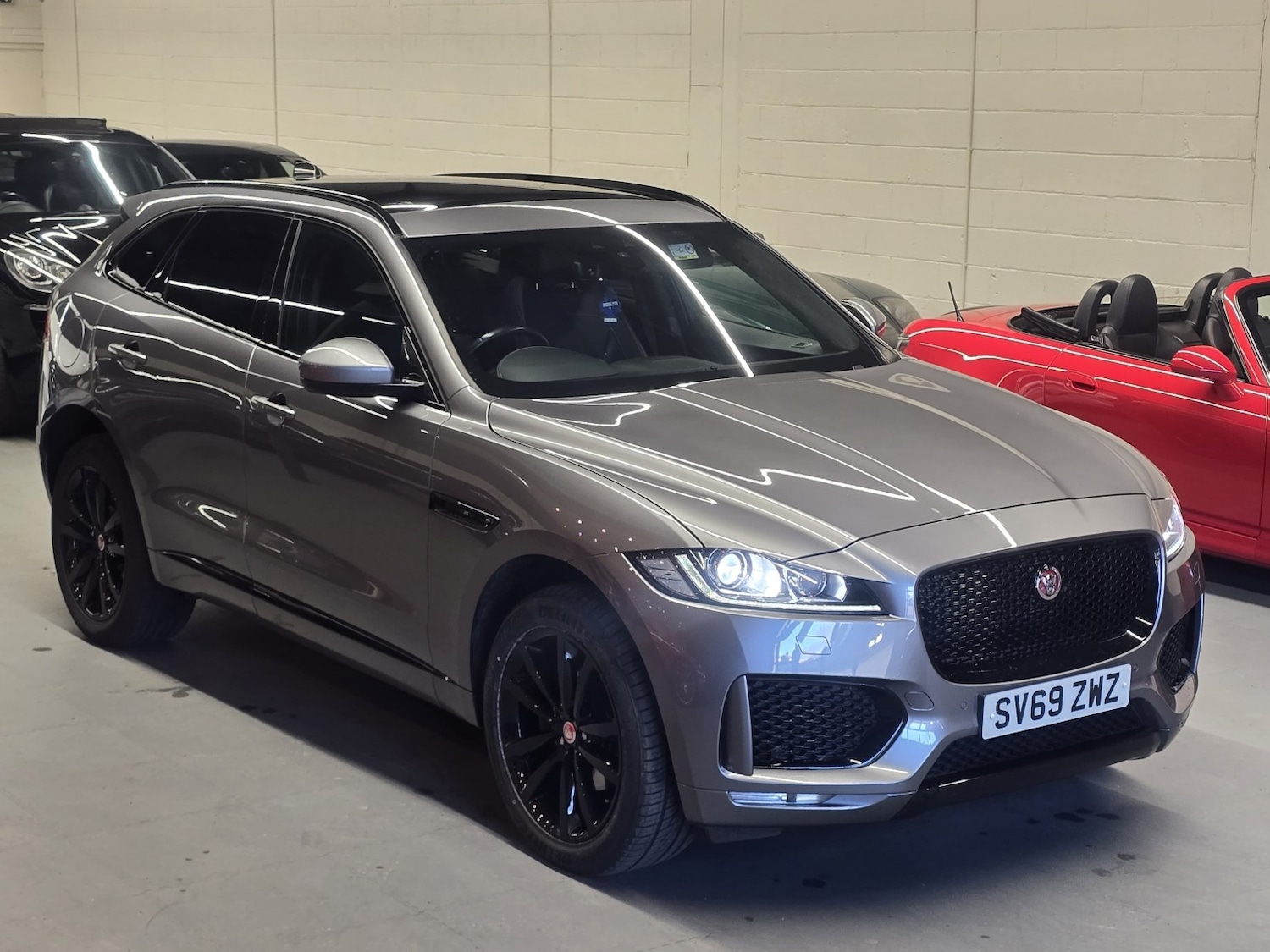 Used Jaguar F-Pace 2019 for sale - 76611397: Photo 1