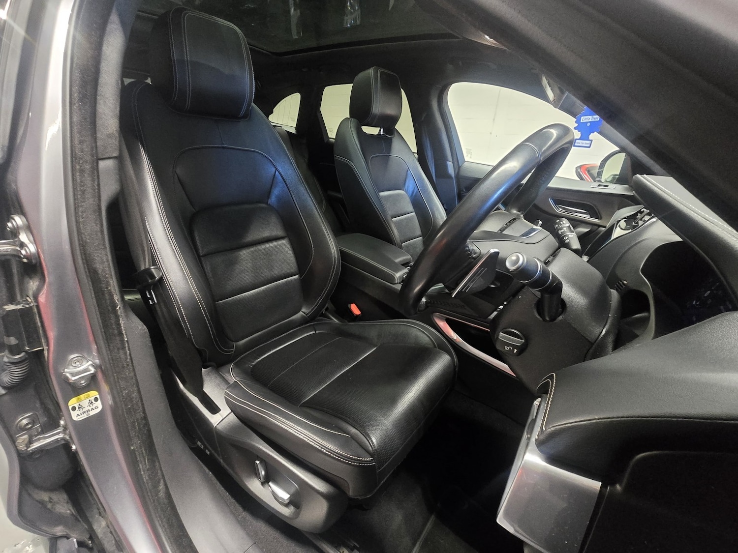 Used Jaguar F-Pace 2019 for sale - 76611397: Photo 11