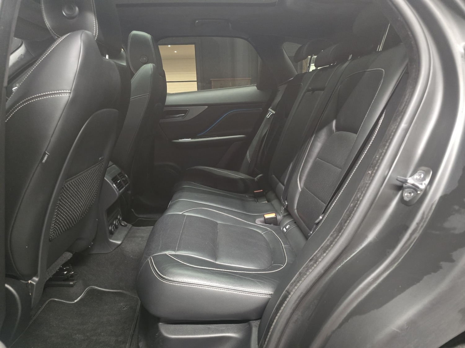 Used Jaguar F-Pace 2019 for sale - 76611397: Photo 14