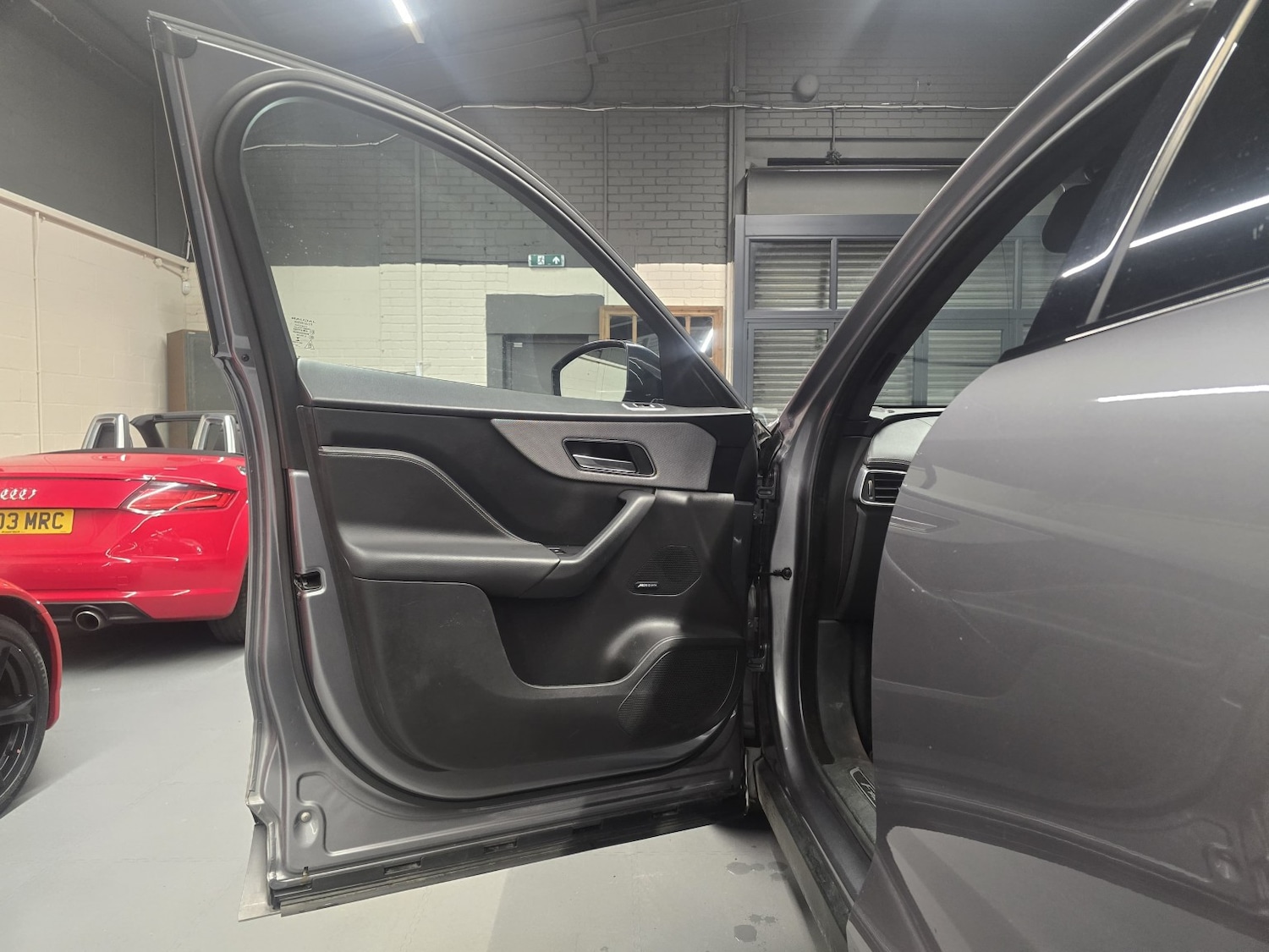 Used Jaguar F-Pace 2019 for sale - 76611397: Photo 15