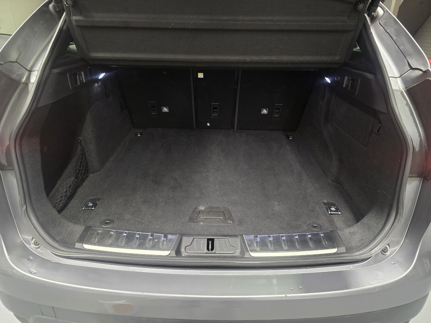 Used Jaguar F-Pace 2019 for sale - 76611397: Photo 19