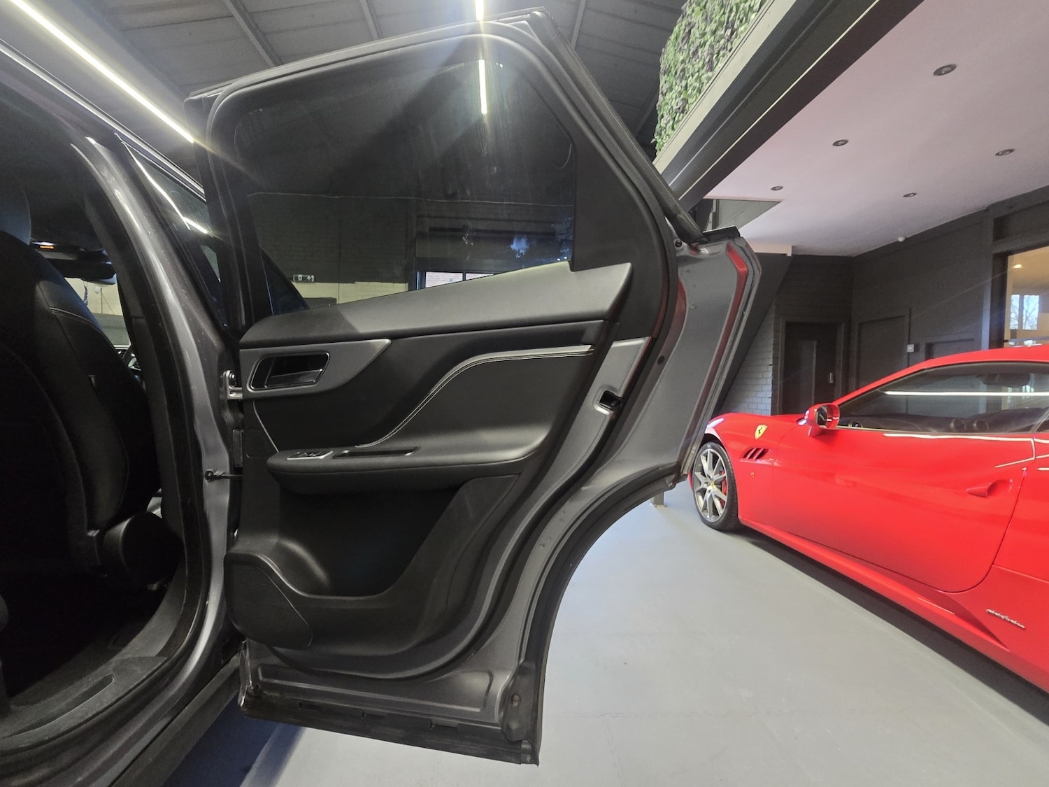 Used Jaguar F-Pace 2019 for sale - 76611397: Photo 20