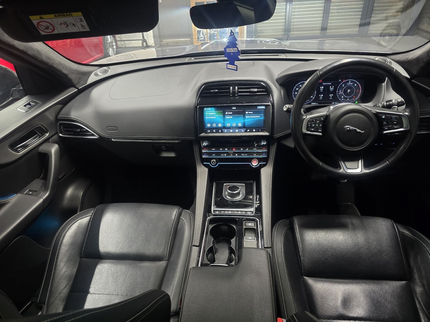 Used Jaguar F-Pace 2019 for sale - 76611397: Photo 21