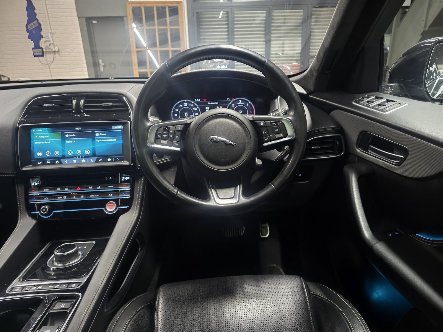 Used Jaguar F-Pace 2019 for sale - 76611397: Photo 22