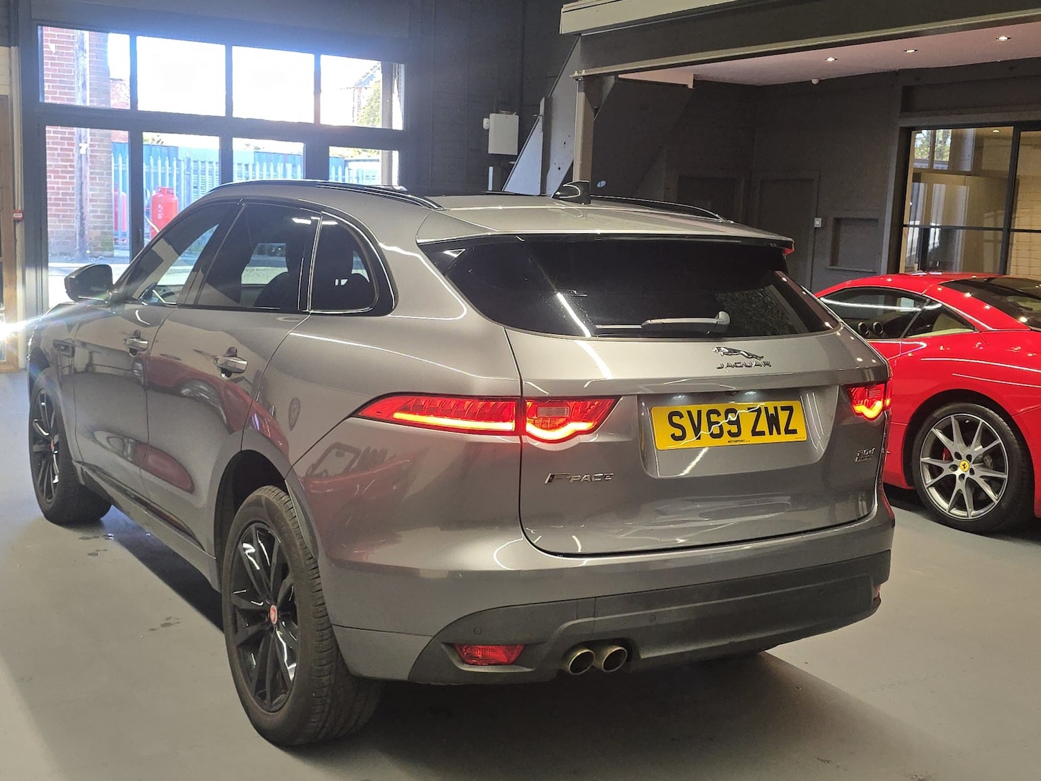 Used Jaguar F-Pace 2019 for sale - 76611397: Photo 5