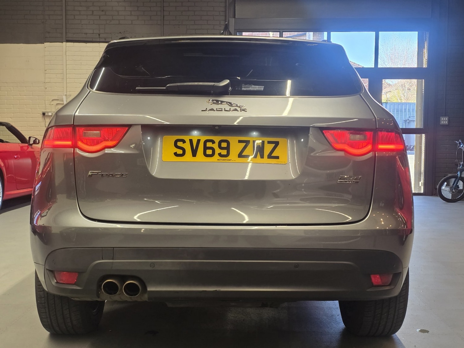 Used Jaguar F-Pace 2019 for sale - 76611397: Photo 6