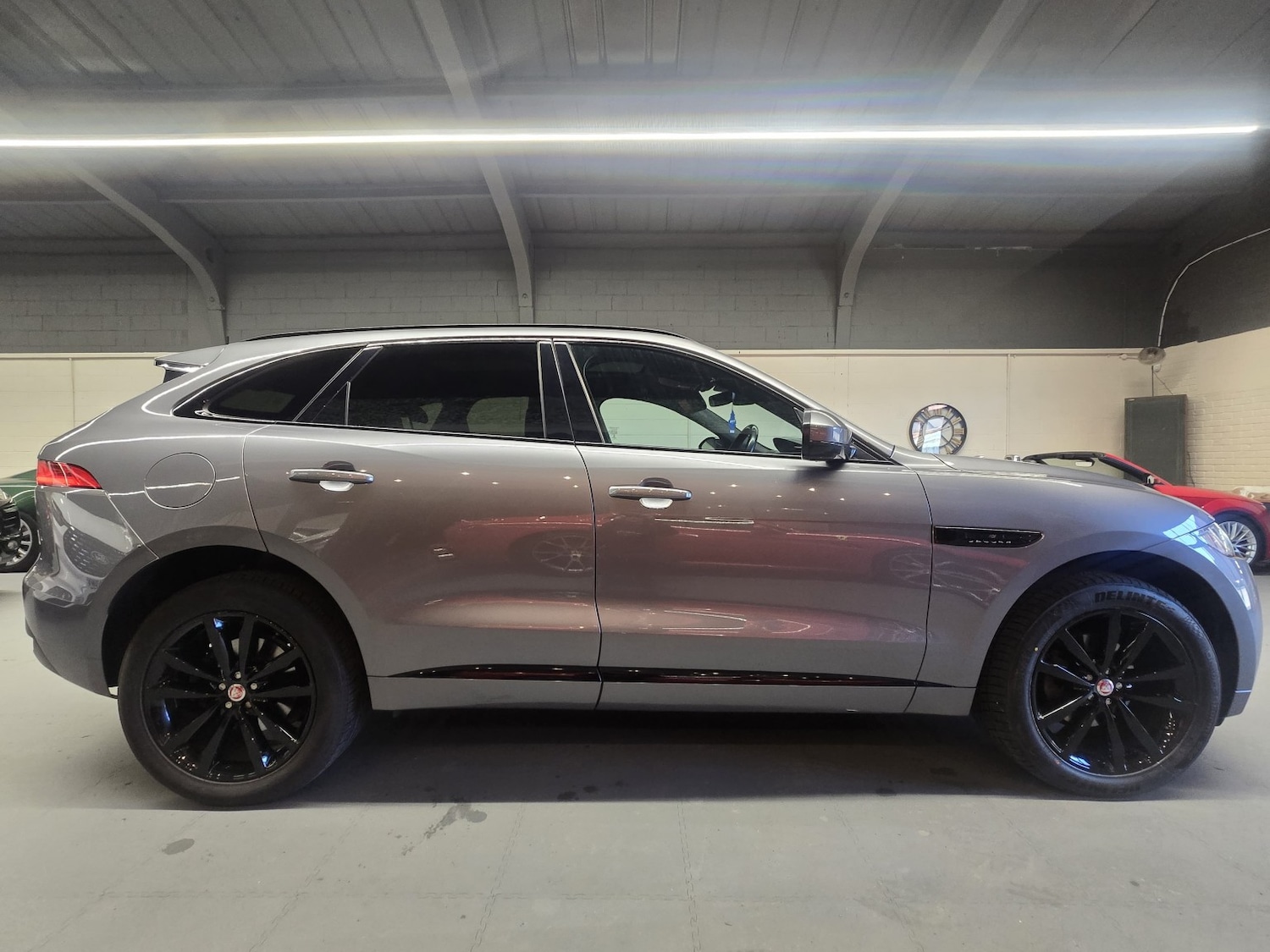 Used Jaguar F-Pace 2019 for sale - 76611397: Photo 8