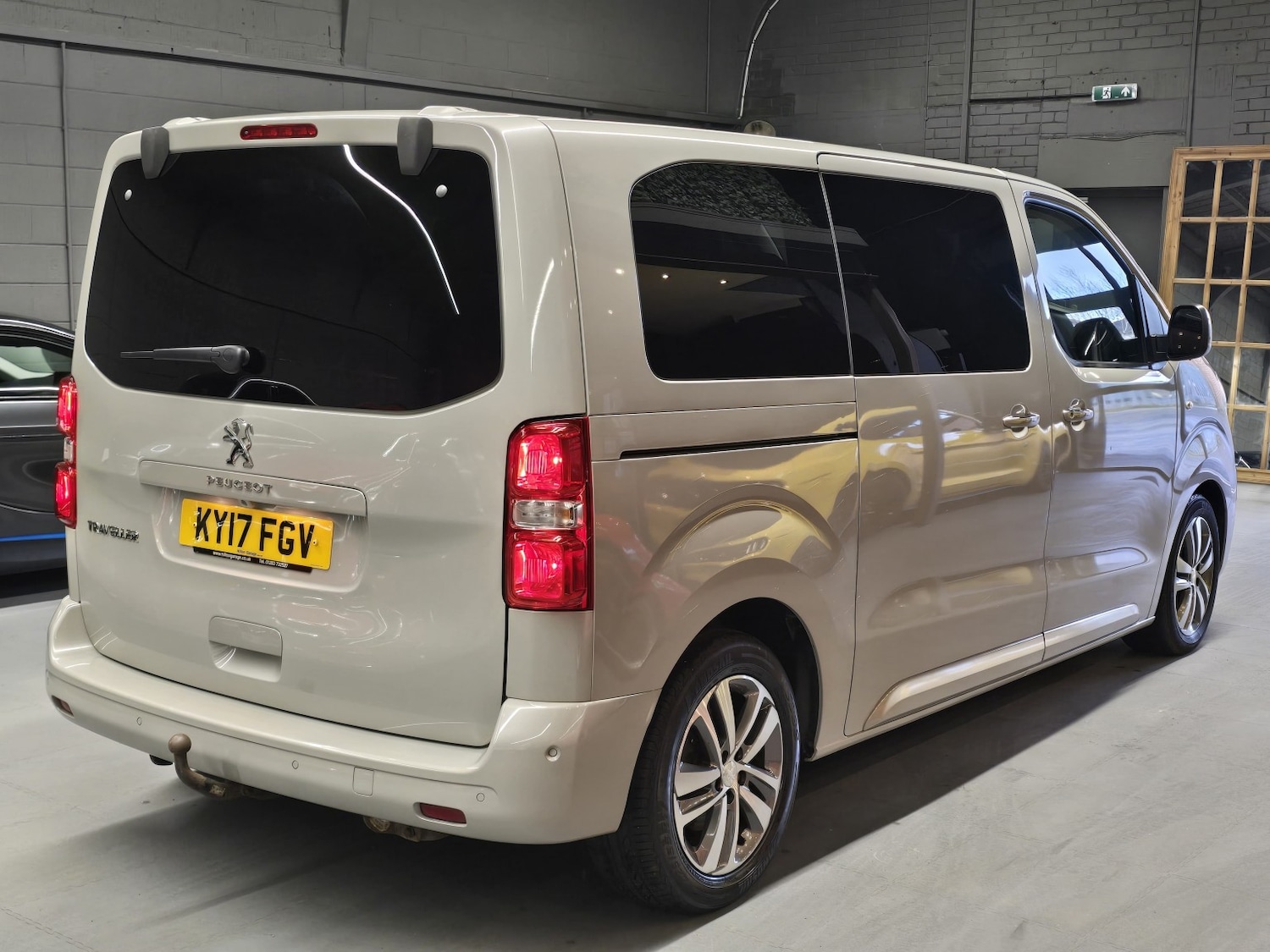 Used Peugeot Traveller 2017 for sale - 77342569: Photo 10