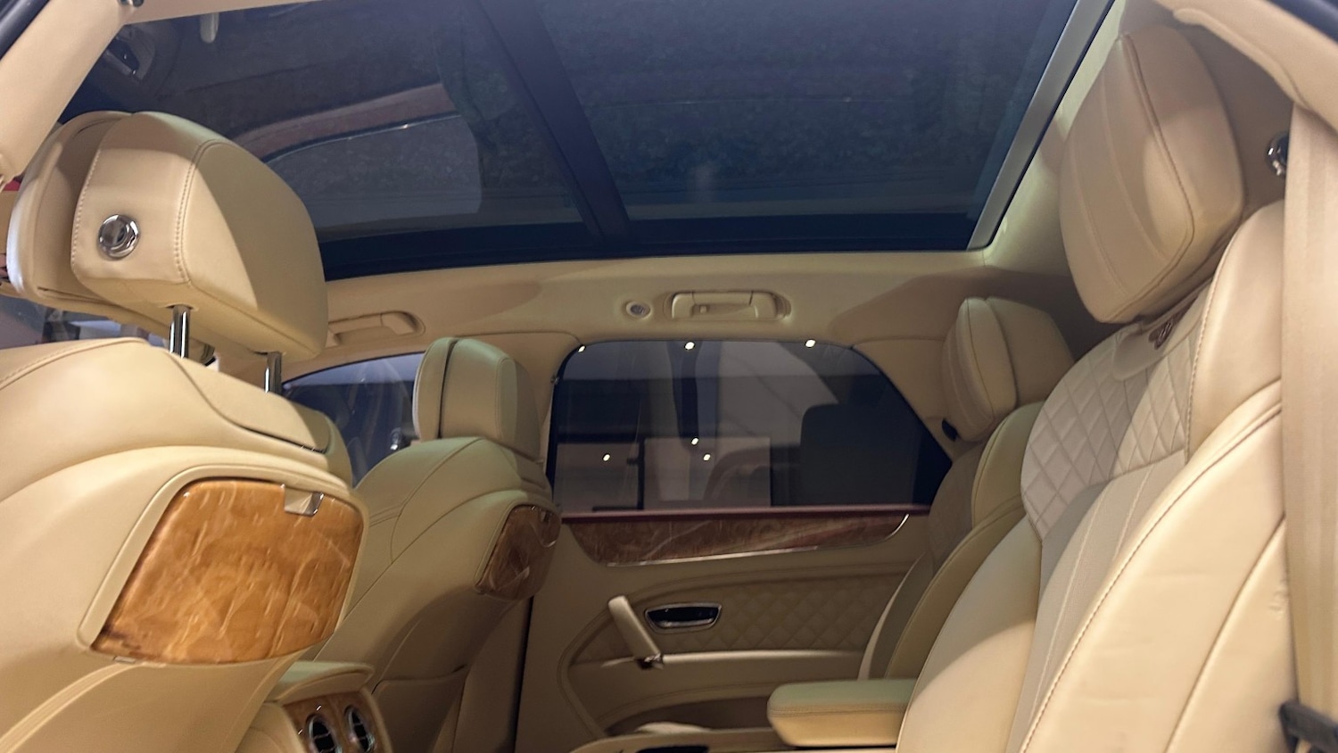 Used Bentley Bentayga 2016 for sale - 78143745: Photo 14