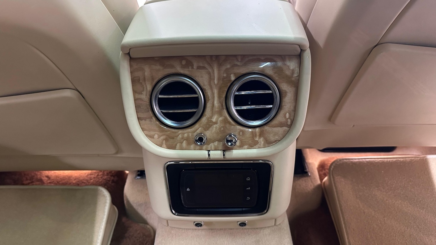 Used Bentley Bentayga 2016 for sale - 78143745: Photo 18