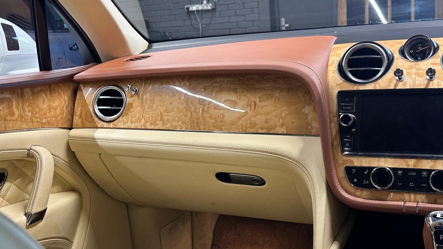 Used Bentley Bentayga 2016 for sale - 78143745: Photo 20