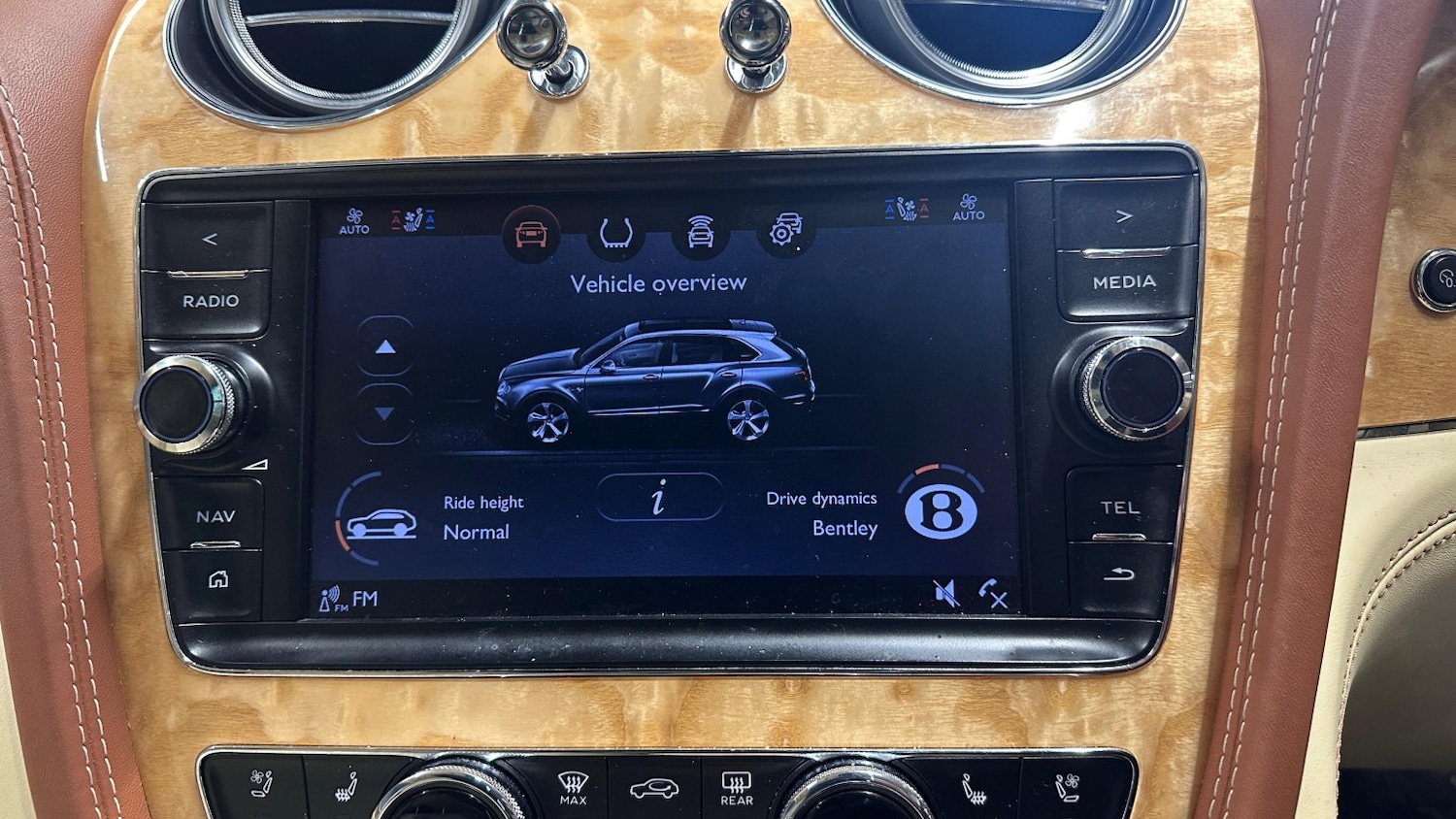 Used Bentley Bentayga 2016 for sale - 78143745: Photo 23