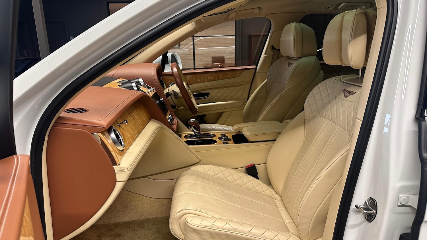 Used Bentley Bentayga 2016 for sale - 78143745: Photo 9