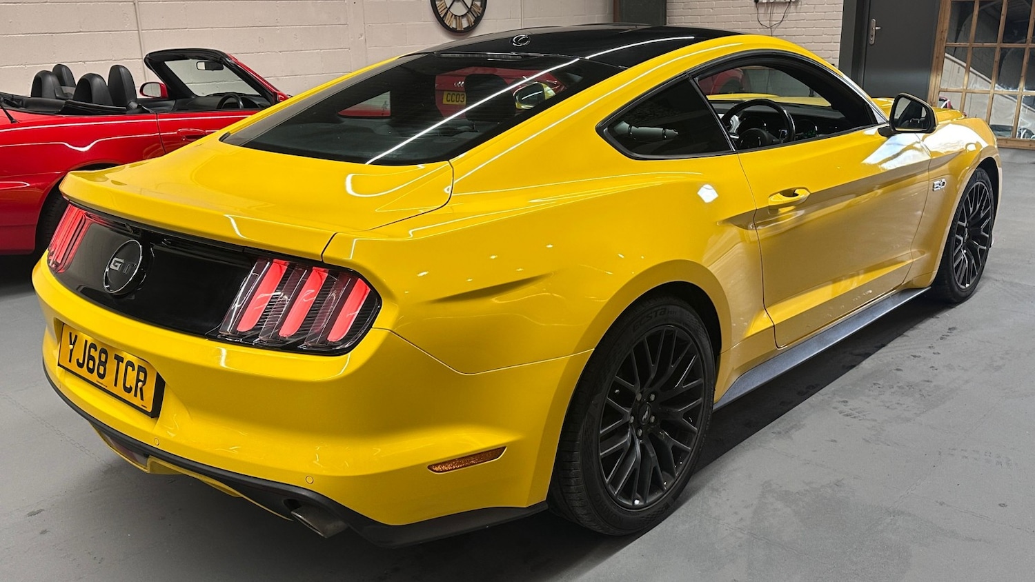Used Ford Mustang 2018 for sale - 76571193: Photo 2