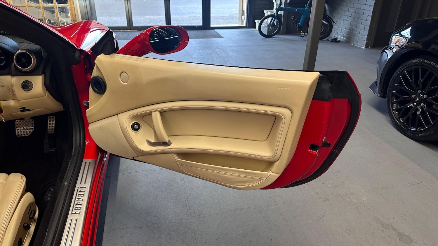 Used Ferrari California 2009 for sale - 76687168: Photo 19