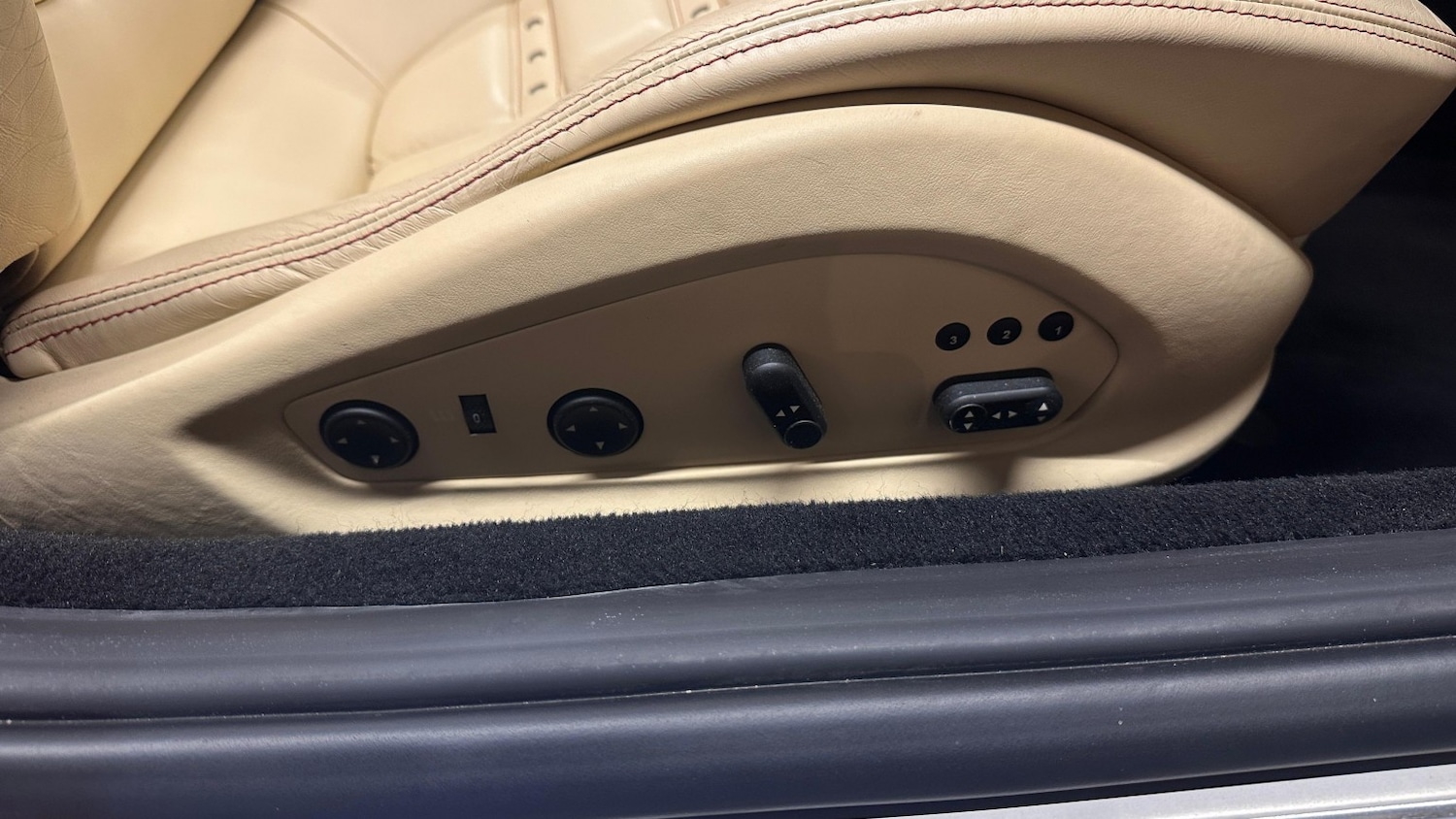 Used Ferrari California 2009 for sale - 76687168: Photo 22