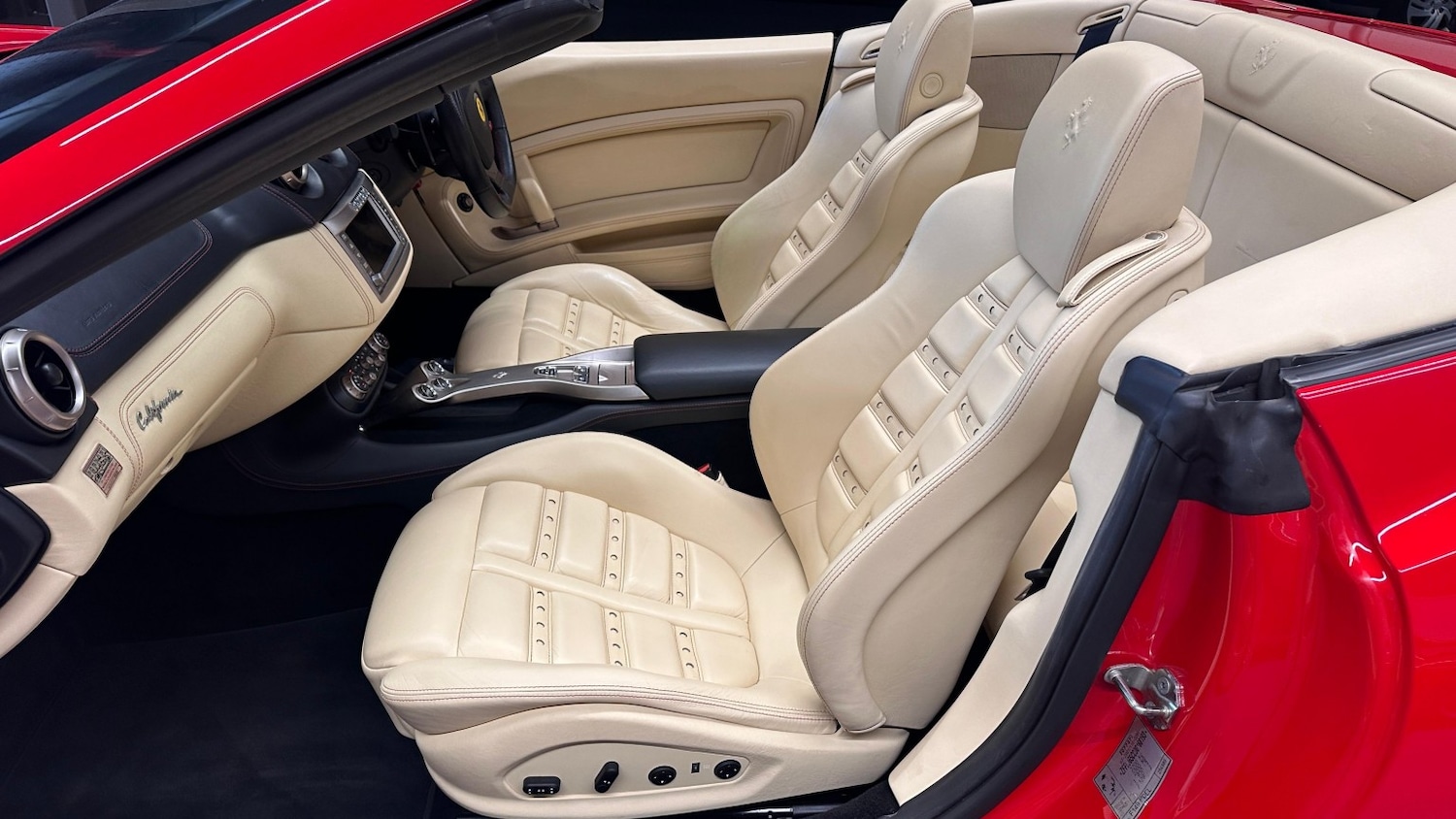 Used Ferrari California 2009 for sale - 76687168: Photo 5