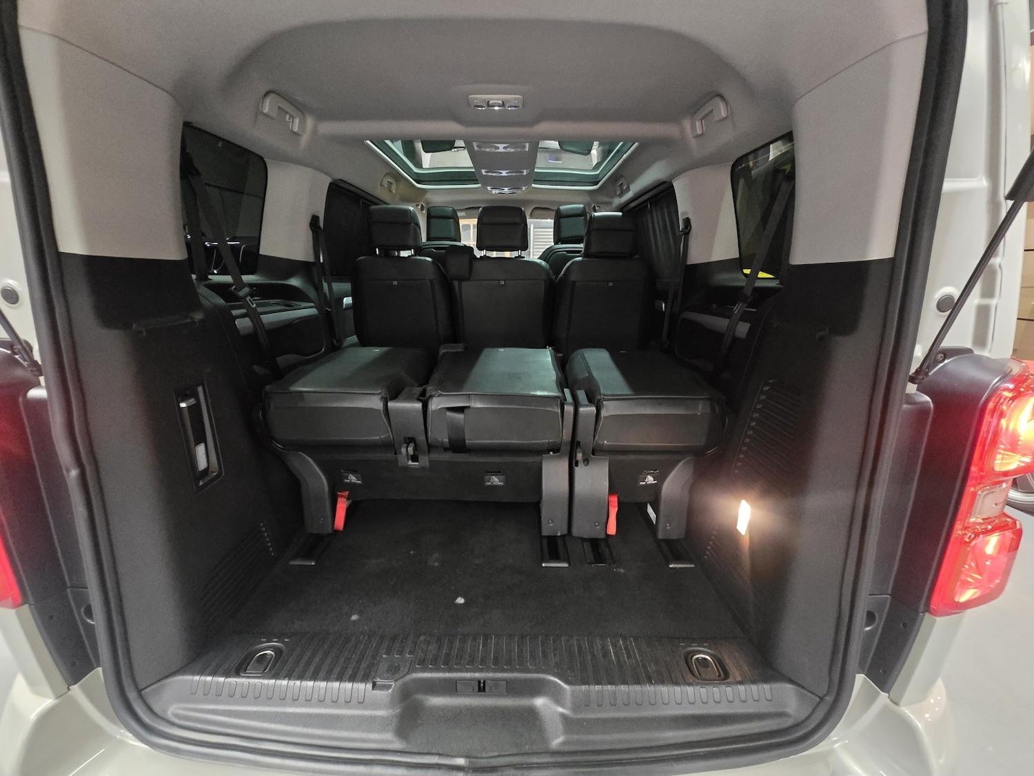 Used Peugeot Traveller 2017 for sale - 77766410: Photo 25