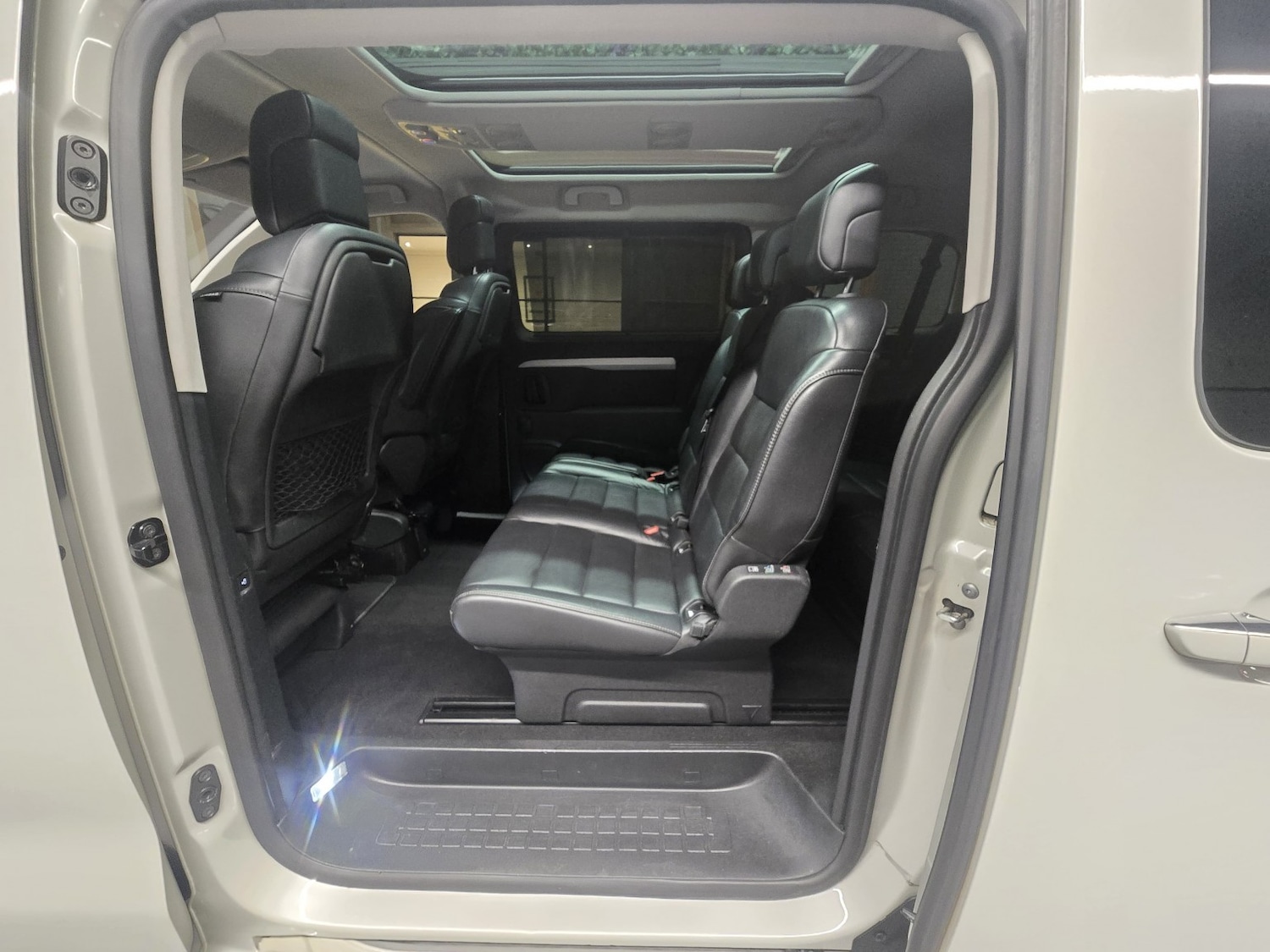 Used Peugeot Traveller 2017 for sale - 77766410: Photo 26