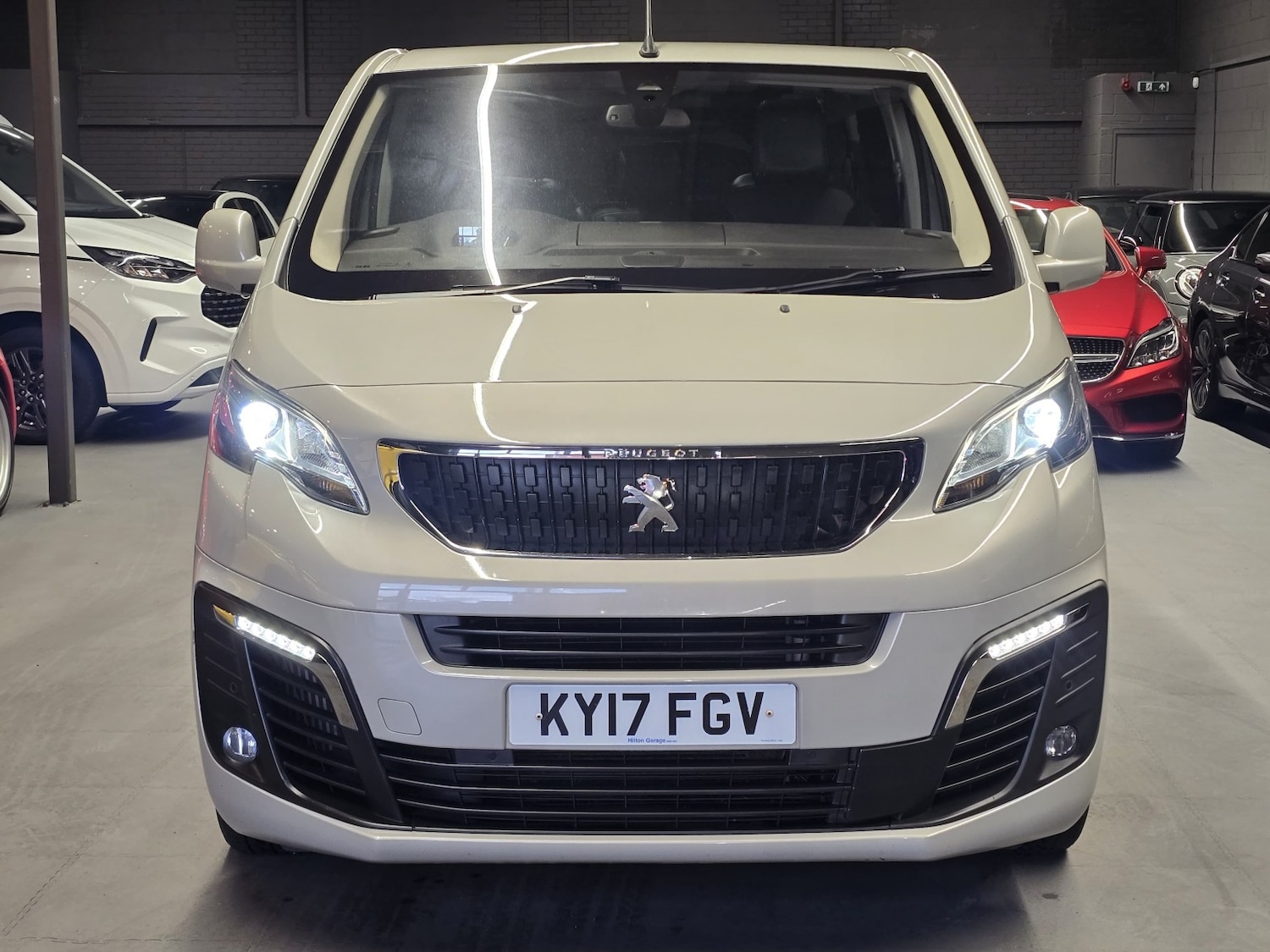 Used Peugeot Traveller 2017 for sale - 77766410: Photo 6