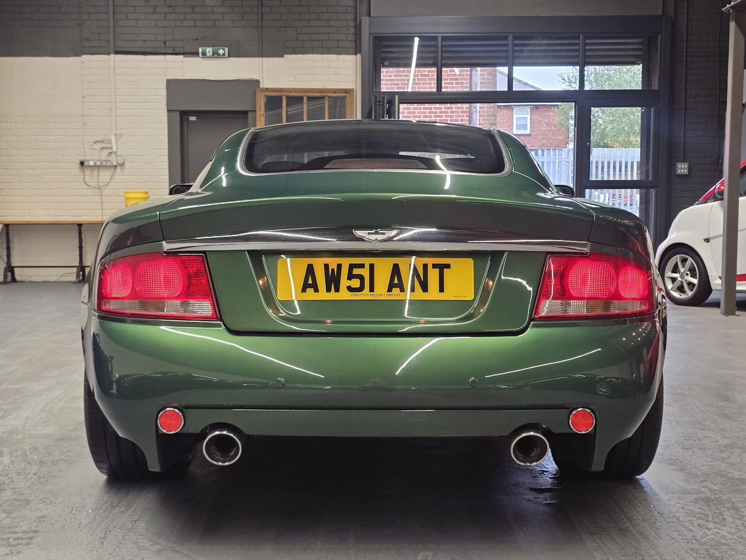 Used Aston Martin Vanquish 2001 for sale - 77864828: Photo 10