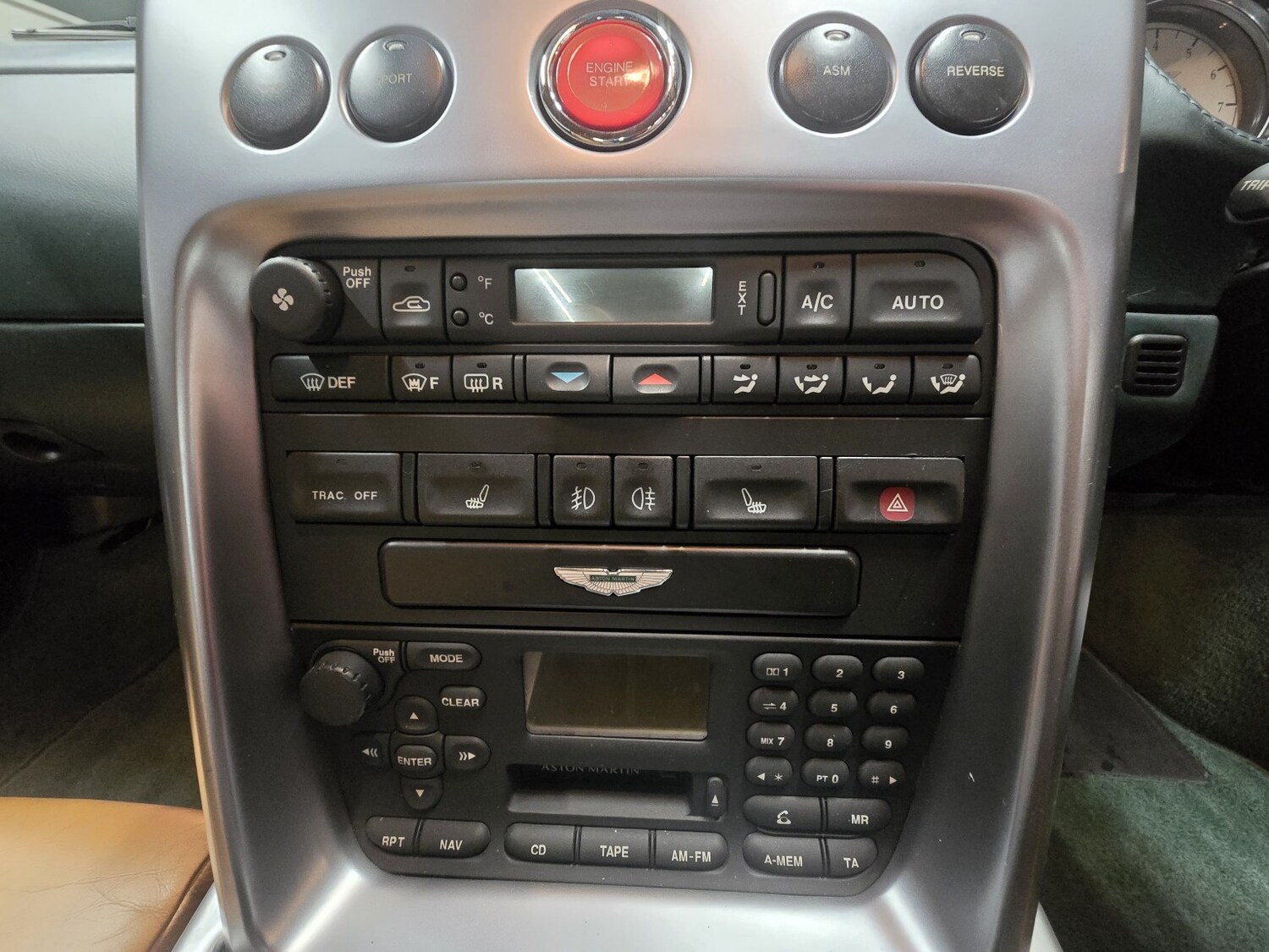 Used Aston Martin Vanquish 2001 for sale - 77864828: Photo 15