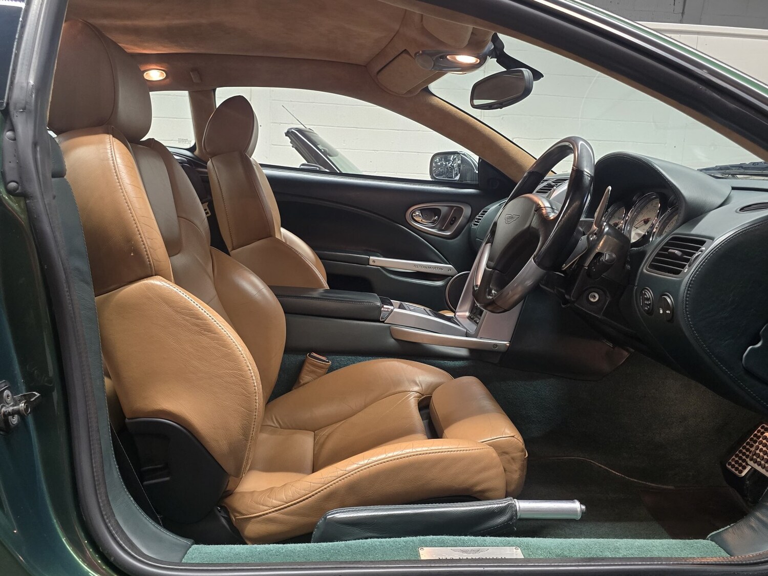 Used Aston Martin Vanquish 2001 for sale - 77864828: Photo 21