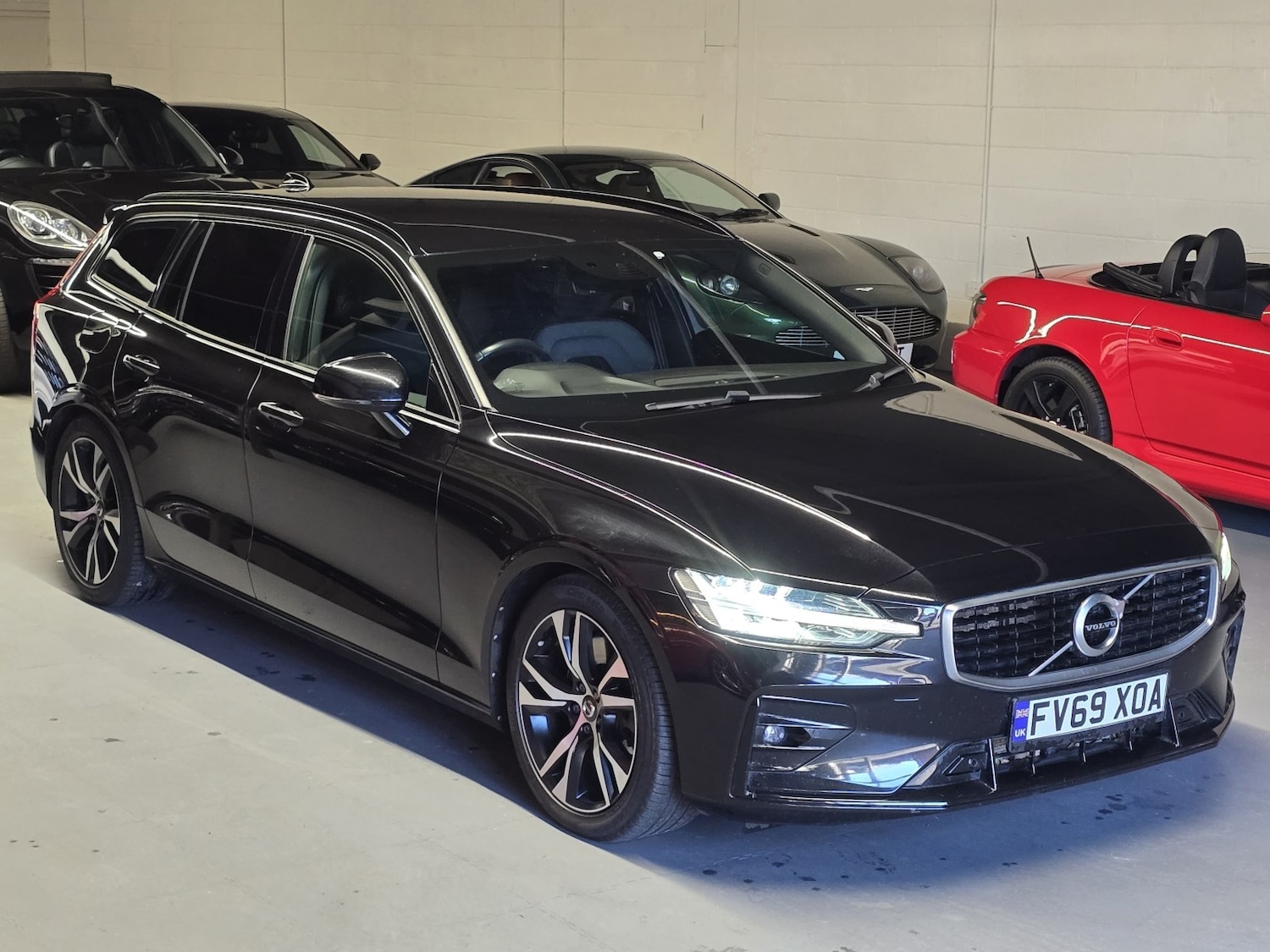Used Volvo V60 2019 for sale - 76741381: Photo 1