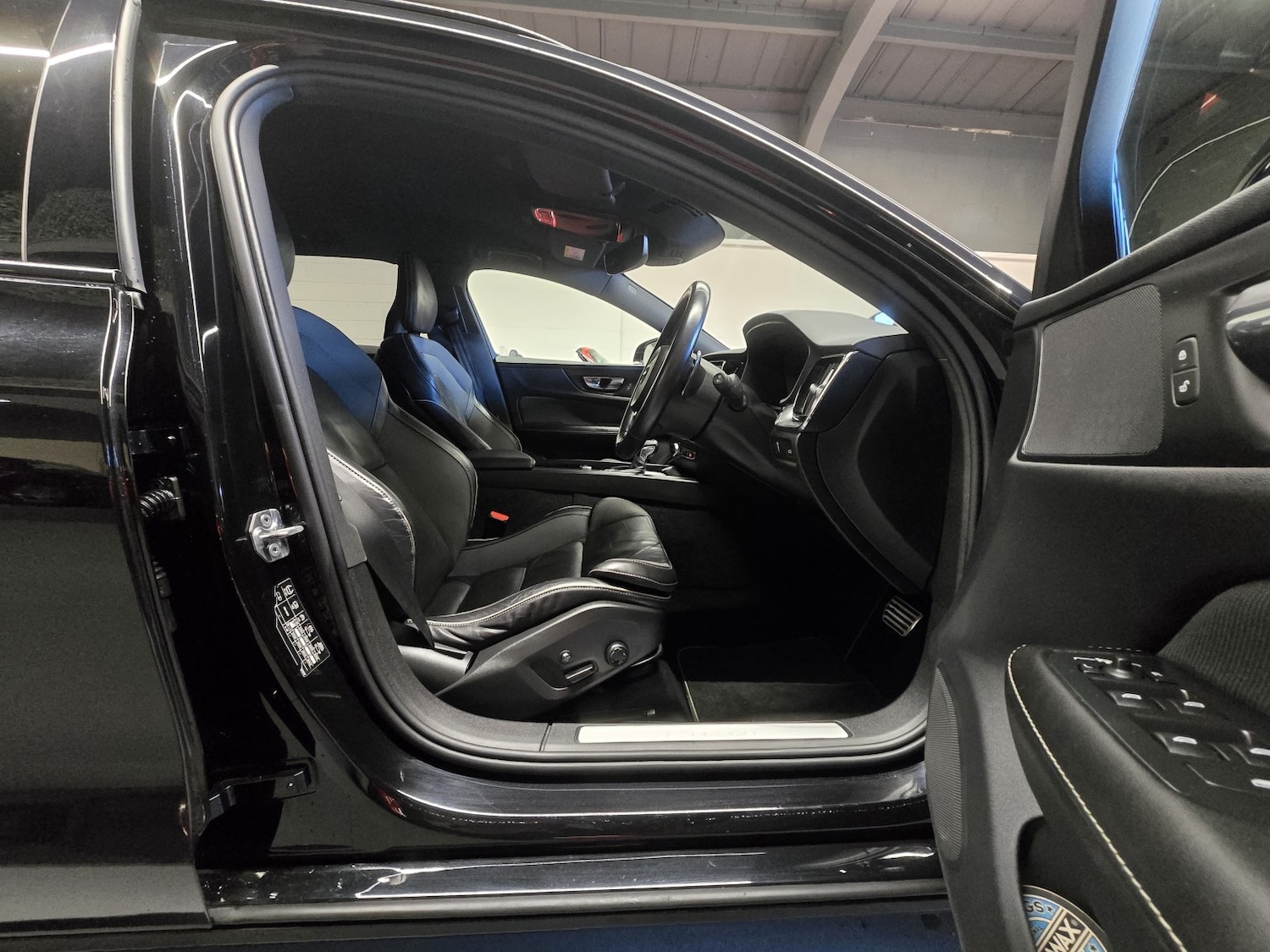 Used Volvo V60 2019 for sale - 76741381: Photo 10