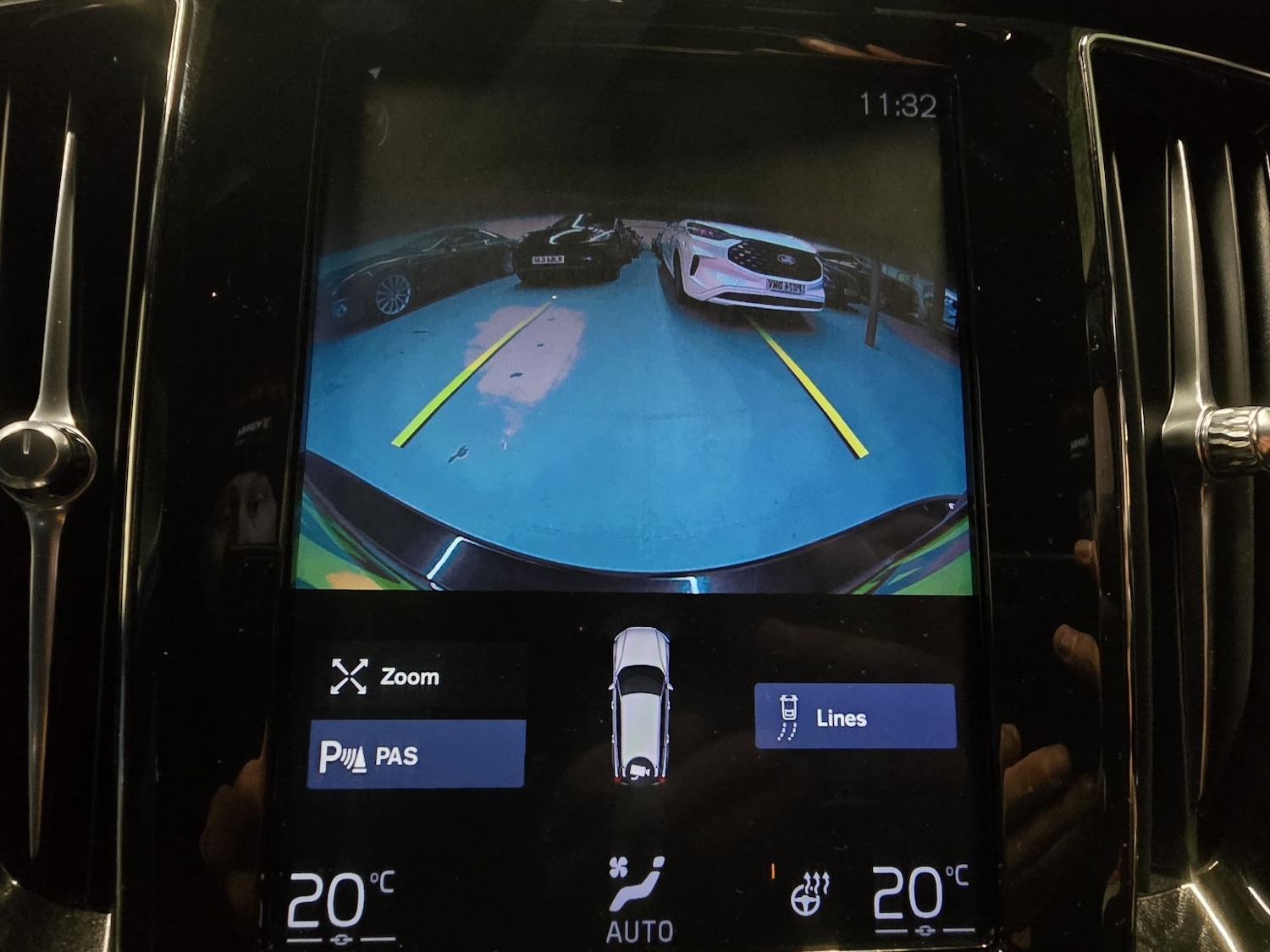 Used Volvo V60 2019 for sale - 76741381: Photo 13