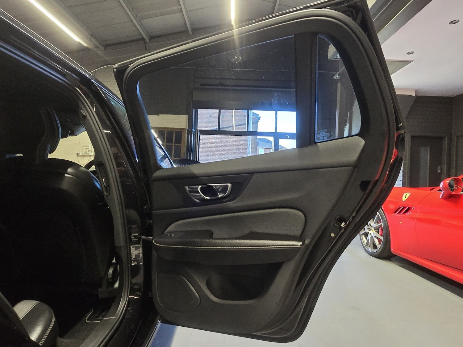 Used Volvo V60 2019 for sale - 76741381: Photo 15