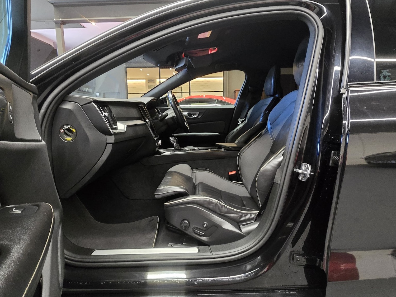 Used Volvo V60 2019 for sale - 76741381: Photo 25