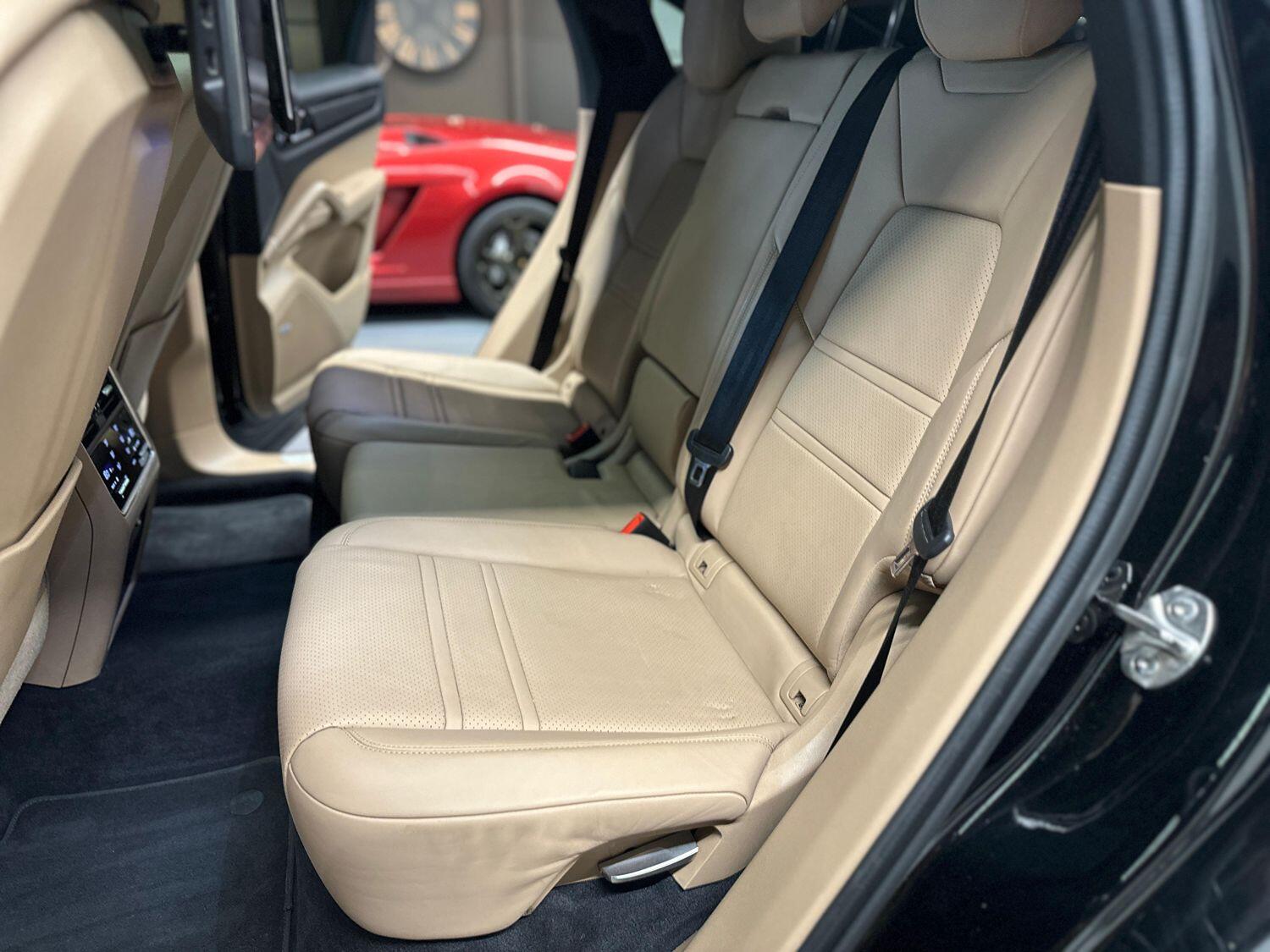 Used Porsche Cayenne 2020 for sale - 76123633: Photo 17