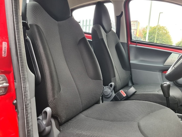 Used Toyota AYGO 2011 for sale - 76148412: Photo 10