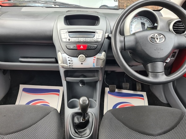 Used Toyota AYGO 2011 for sale - 76148412: Photo 17