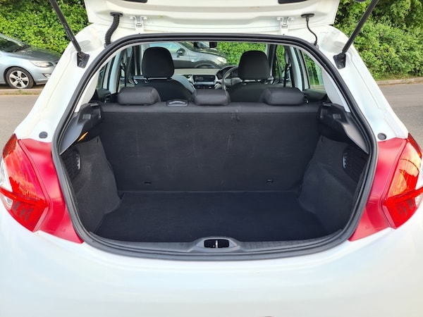 Used Peugeot 208 2015 for sale - 76292277: Photo 12