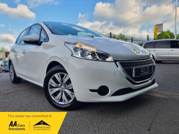 Used Peugeot 208 2015 for sale - 76292277: Photo 1