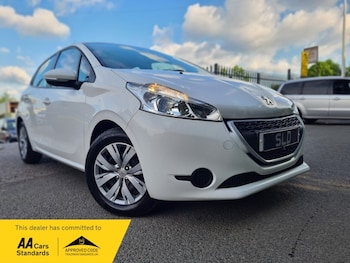 Peugeot - 208