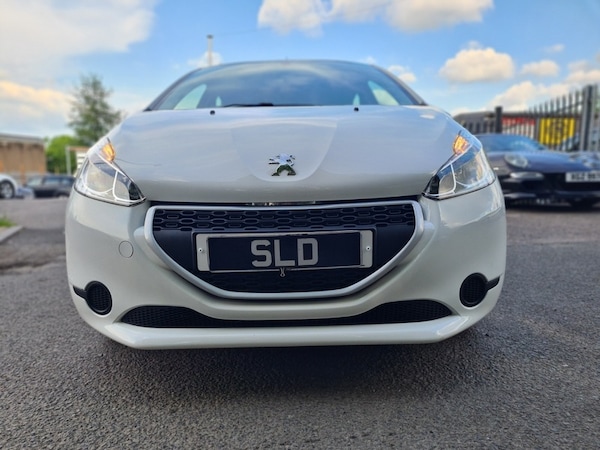 Used Peugeot 208 2015 for sale - 76292277: Photo 2