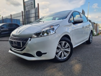 Used Peugeot 208 2015 for sale - 76292277: Photo 3