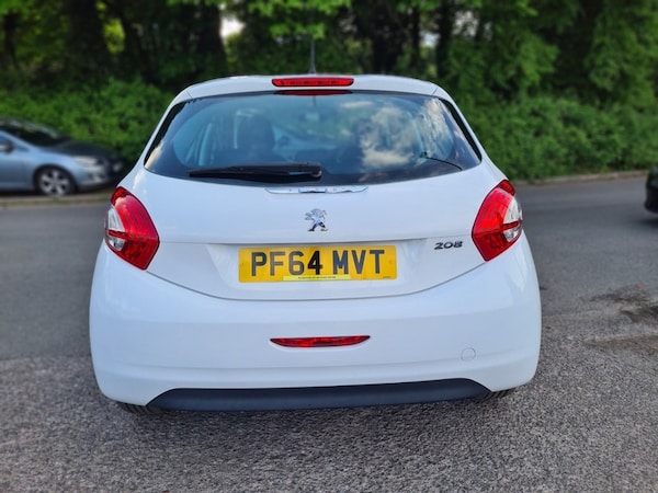 Used Peugeot 208 2015 for sale - 76292277: Photo 6