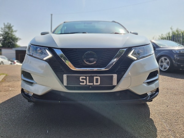Used Nissan Qashqai 2017 for sale - 75560423: Photo 2