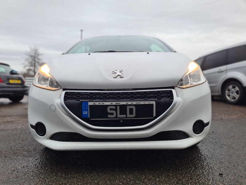 Used Peugeot 208 2013 for sale - 77213190: Photo 2