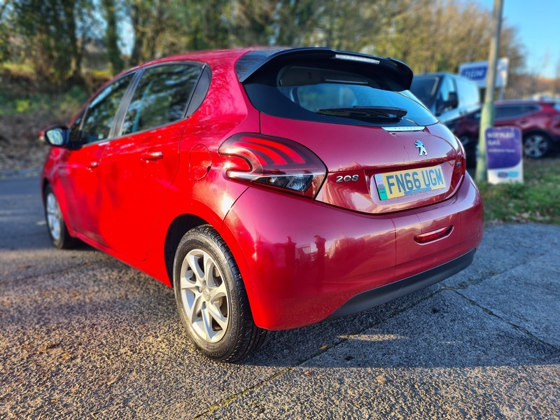 Used Peugeot 208 2016 for sale - 76643143: Photo 8