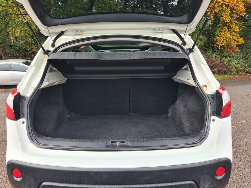 Used Nissan Qashqai 2012 for sale - 76768920: Photo 13