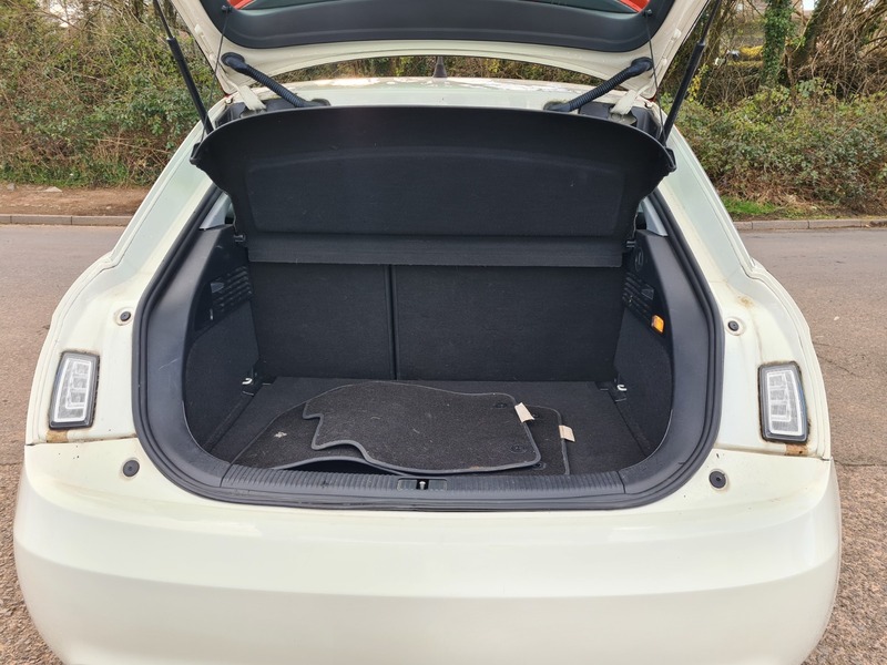 Used Audi A1 2011 for sale - 76699059: Photo 10